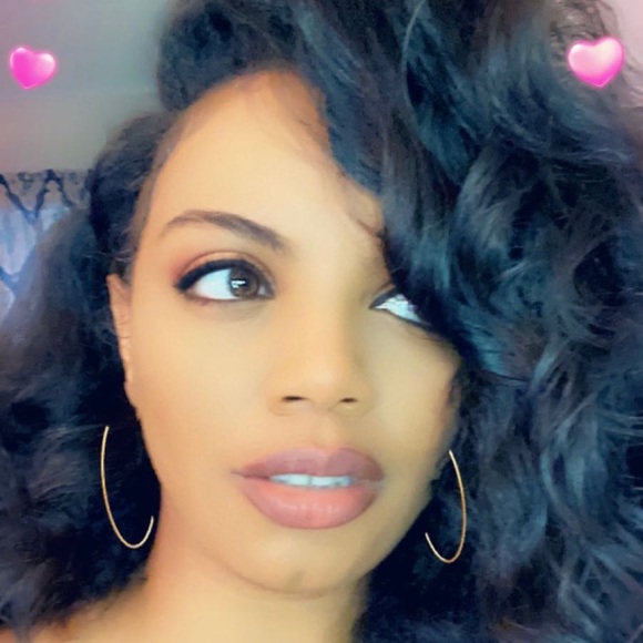 Profile Picture of Adrian Coleman (@musbsunshine) on Poshmark