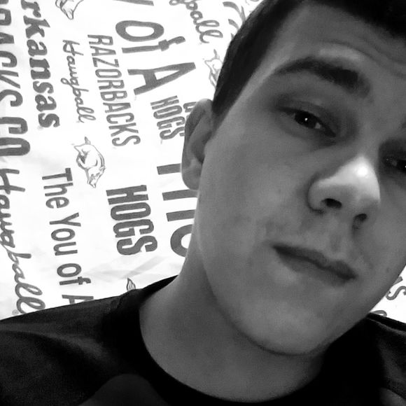 Profile Picture of Aaron West (@westtrace017) on Poshmark