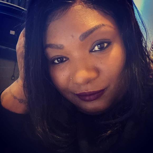 Profile Picture of Tyiesha Johnson (@tyiesha_johnson) on Poshmark