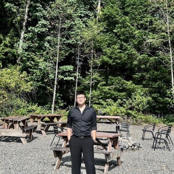 Profile Picture of Nguyen An long (@longan703) on Poshmark