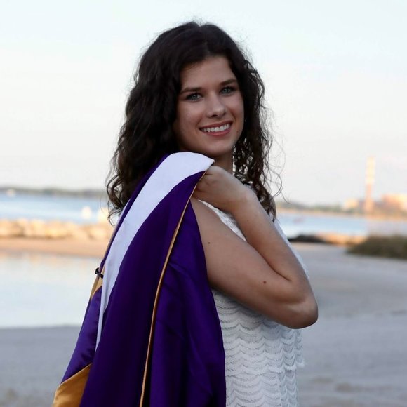Profile Picture of Maria lourdes Mummert (@mariamummert) on Poshmark