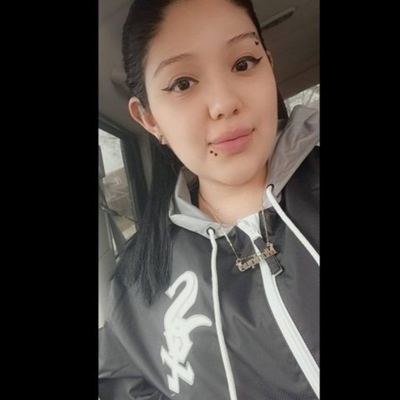 Profile Picture of Monique Rocha (@moniquerocha947) on Poshmark