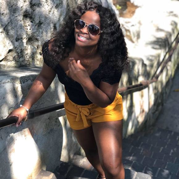 Profile Picture of Shakera Hepburn (@shepburn9814) on Poshmark