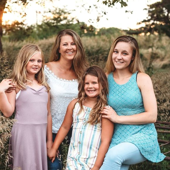 Profile Picture of Christy jo Lahoda soloman (@csoloman856) on Poshmark