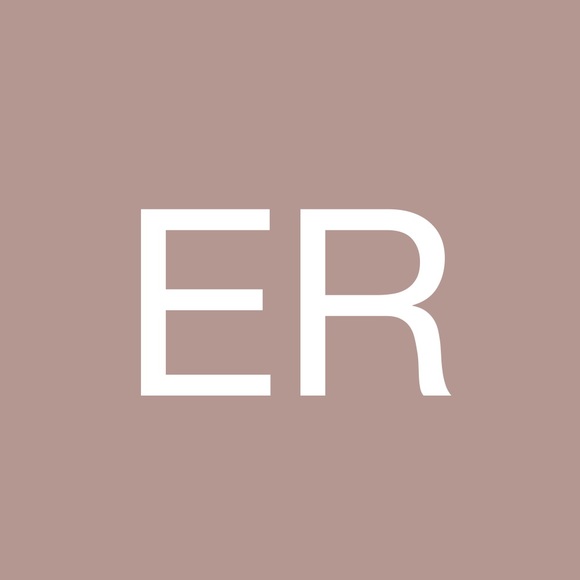 Profile Picture of Elizabeth Ramsdell (@earamsdell) on Poshmark