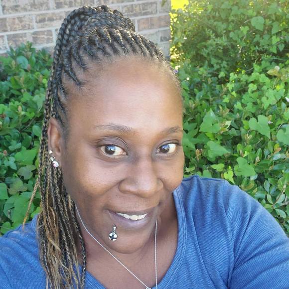 Profile Picture of Lisa Spring (@lisaspring1969) on Poshmark