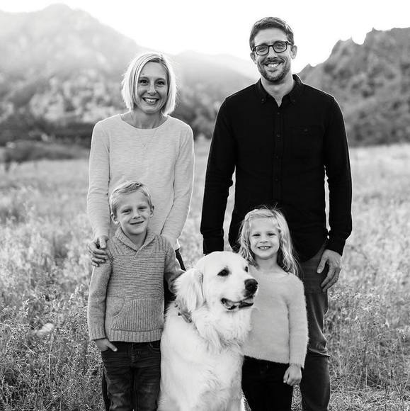 Profile Picture of Lisa Merves (@picklesandpigs) on Poshmark