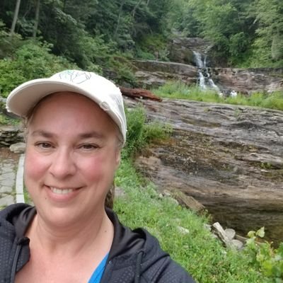 Profile Picture of Amy Craig (@amyrogerscraig) on Twitter