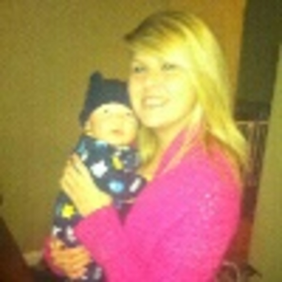 Profile Picture of Jenna Compton (@jenna_marie2886) on Poshmark