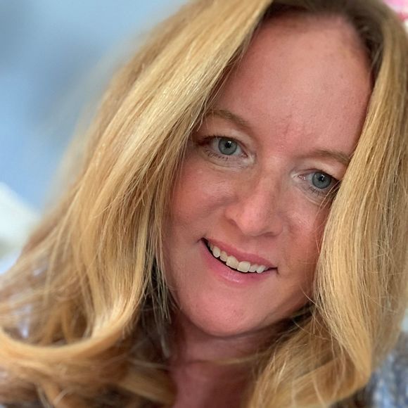 Profile Picture of Tiffany Metacarpa (@tifmetacar) on Poshmark