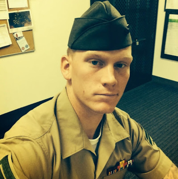 Profile Picture of Zachary Erb (@zacharyerb) on Poshmark