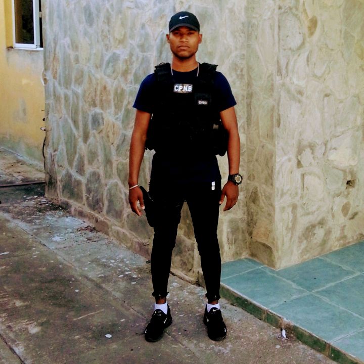 Profile Picture of lino 🖤🤍 (@linorojas73) on Tiktok