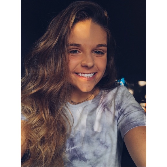 Profile Picture of Mackenzie Manderscheid (@mackmand_) on Poshmark