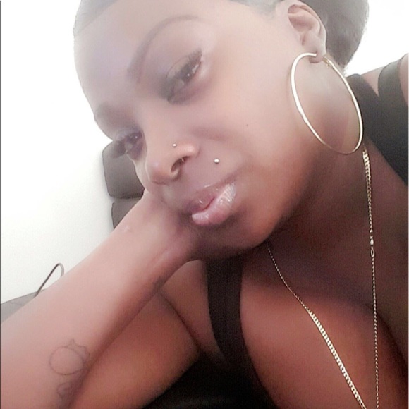 Profile Picture of Mika Walker (@prettyblk123) on Poshmark