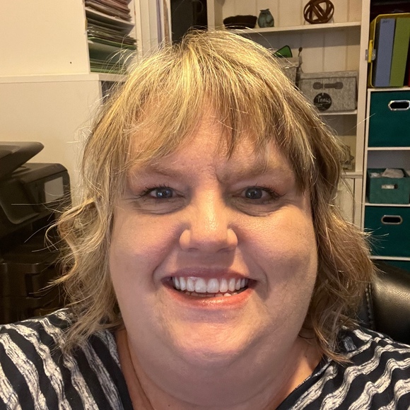 Profile Picture of Jodi Hansen (@scrappingmom07) on Poshmark