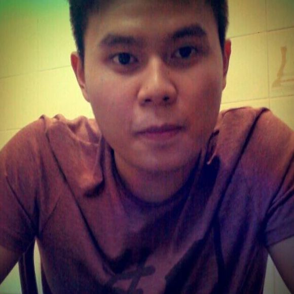 Profile Picture of Adrian Lee (@adlwf) on Poshmark