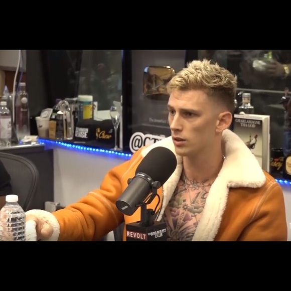 Profile Picture of William Makepeace (@wamakepeace) on Poshmark