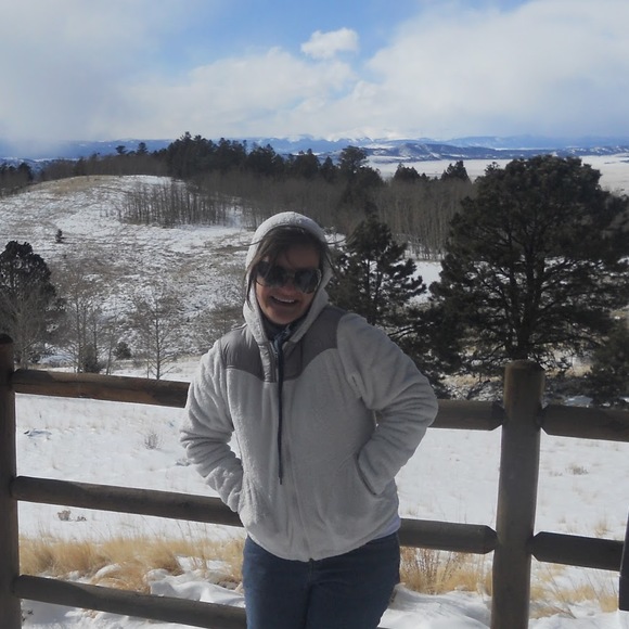 Profile Picture of Donna Hasher (@hasher06) on Poshmark