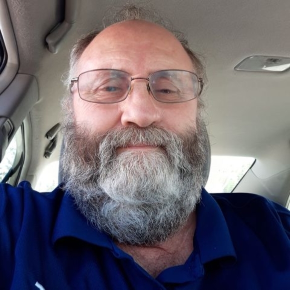 Profile Picture of Gary Richard (@grichard42) on Poshmark