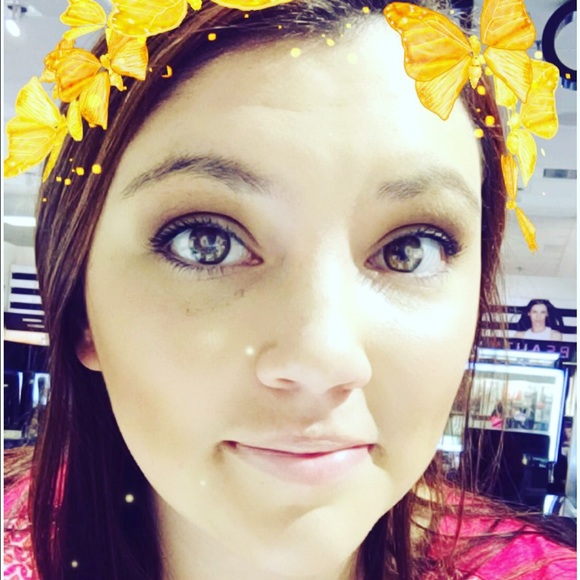 Profile Picture of Audrey Irvin (@airvin1415) on Poshmark