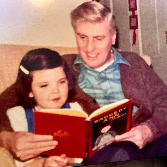 Profile Picture of Ellen Buetow (@ellenbuetow16) on Poshmark