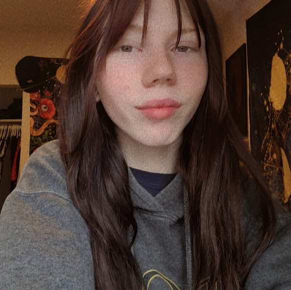 Profile Picture of Kay Anne (@kaytlynn_anne) on Poshmark