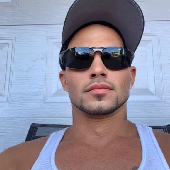 Profile Picture of Jake Hennigar (@jakehennigar) on Poshmark