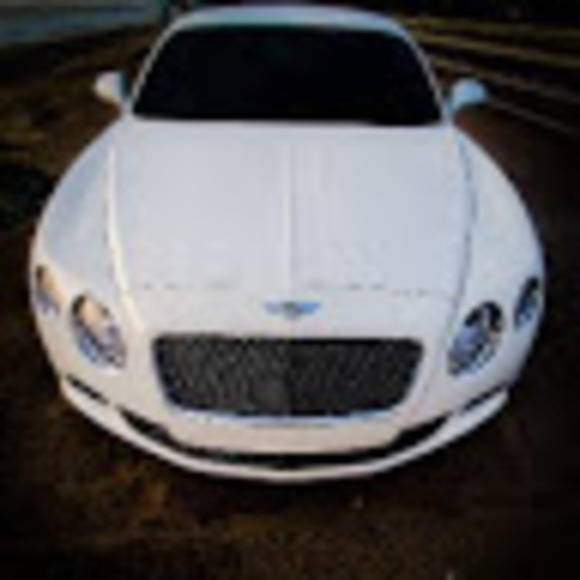 Profile Picture of Eamon Anjaz (@eanjaz) on Poshmark