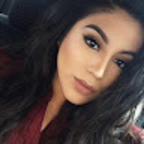 Profile Picture of Elvira Cortez (@elviraacorteezz) on Poshmark