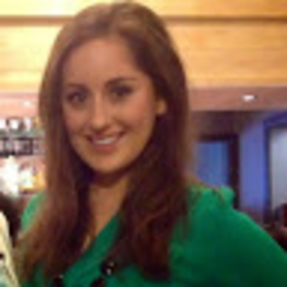 Profile Picture of Rochelle Widdowson (@rwiddowson) on Poshmark