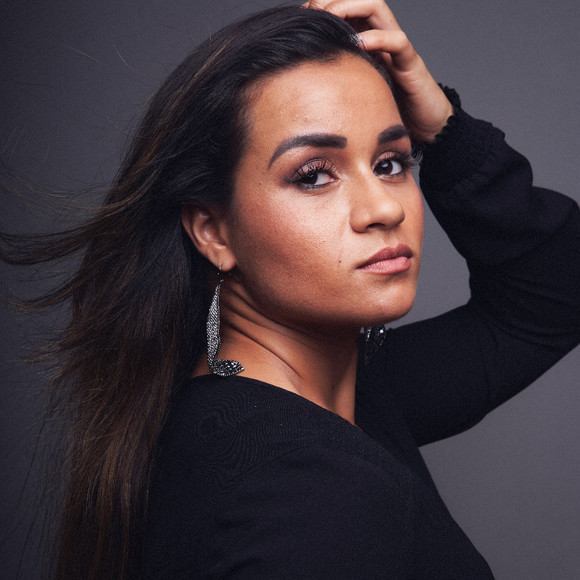 Profile Picture of Amanda Albuquerque (@gorgeousgarota) on Poshmark