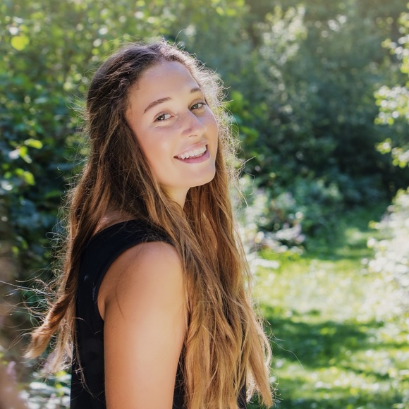 Profile Picture of Hanna Milham (@milhamh) on Poshmark