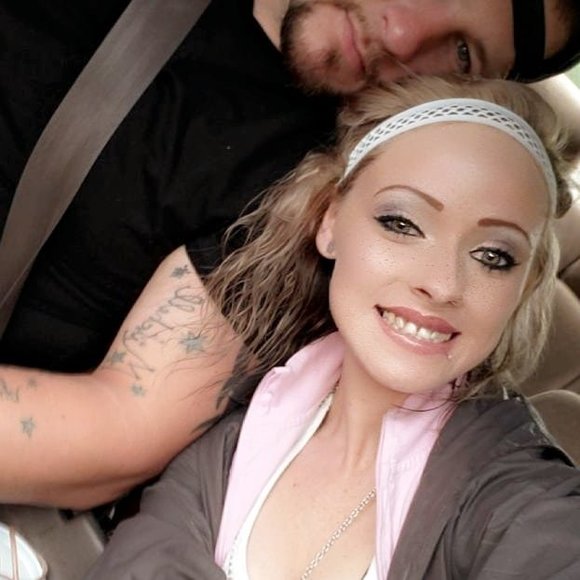 Molly an bobby Mounts - Poshmark Profile Picture of Molly an bobby Mounts (@mountsmolly) on Poshmark