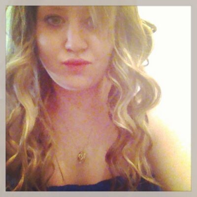 Profile Picture of april saunders (@aprilsaunders33) on Twitter