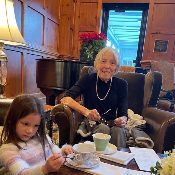 Profile Picture of Laurel Berger (@lberger937) on Poshmark