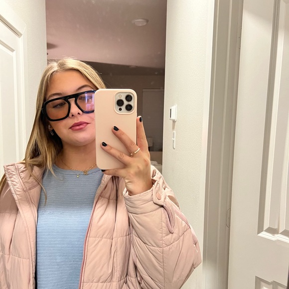 Profile Picture of Allison Lorance (@allisonlorance) on Poshmark