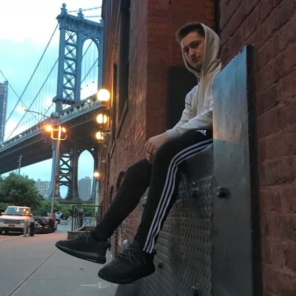 Profile Picture of Alex Tanner (@atanner6998) on Poshmark