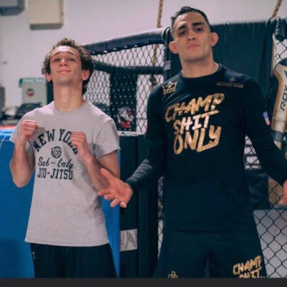 Profile Picture of Joey Aumann (@breeze1764) on Poshmark