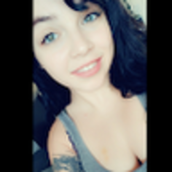 Profile Picture of Ivy Simpson (@pnworst) on Poshmark