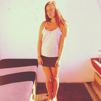 Profile Picture of Veronica Holt (@veronica_holt) on Twitter