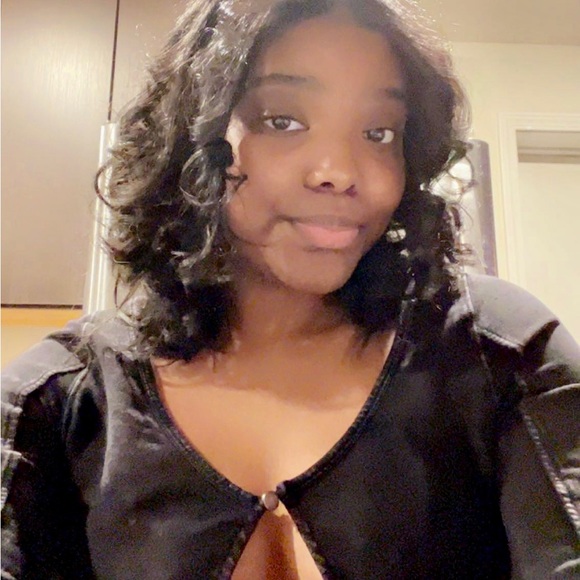 Profile Picture of Kendall Townsend (@kendalltownsned) on Poshmark
