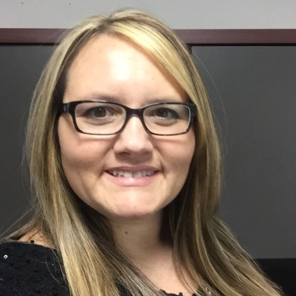 Profile Picture of Paula Fendley (@paulafendley) on Poshmark