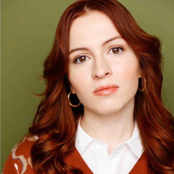 Profile Picture of Clare Starrs (@clarestarrs) on Poshmark