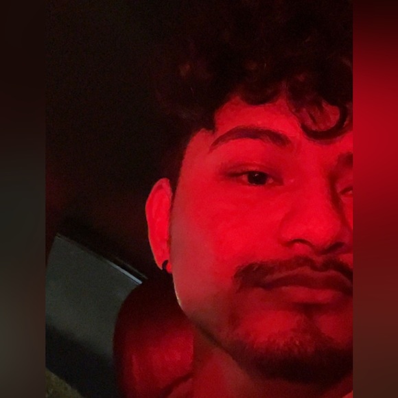 Profile Picture of Jonathan Palma (@jonathanpalm388) on Poshmark