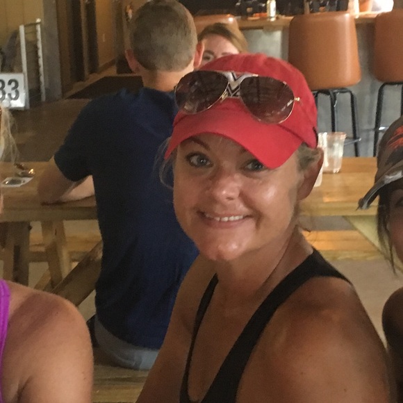 Profile Picture of Erika Riggs (@eriggs4040) on Poshmark