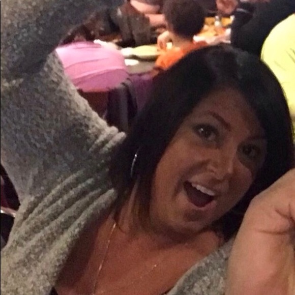 Amy Zeleznik - Poshmark Profile Picture of Amy Zeleznik (@azeleznik22) on Poshmark