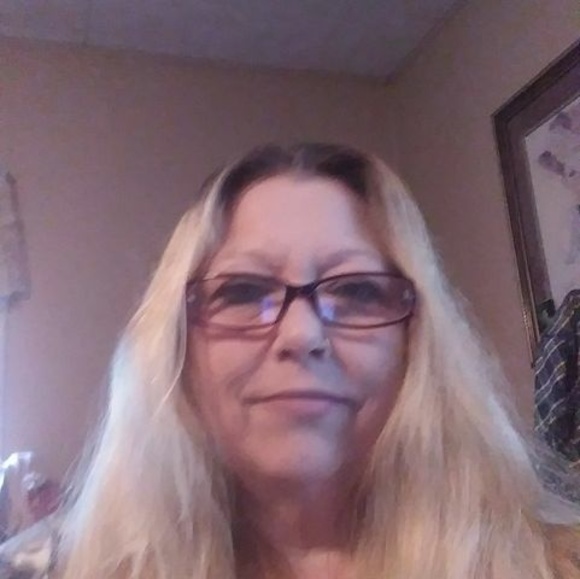 Profile Picture of Sharon Reid (@sharonreid271) on Poshmark