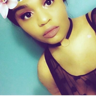 Profile Picture of Jasmine Mueller (@headabovewaterr) on Twitter