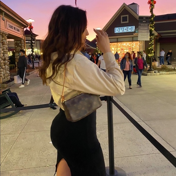 Profile Picture of Ardijana Zeqiraj (@ardijana_z) on Poshmark