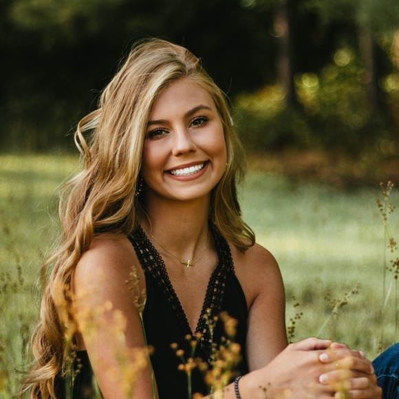 Profile Picture of Ashlynn Perry (@ashlynn007) on Poshmark